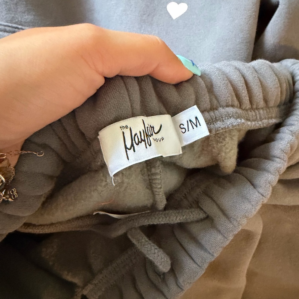 Women's Gray Heart-Print Hoodie and sweat pants - Picture 3 of 7
